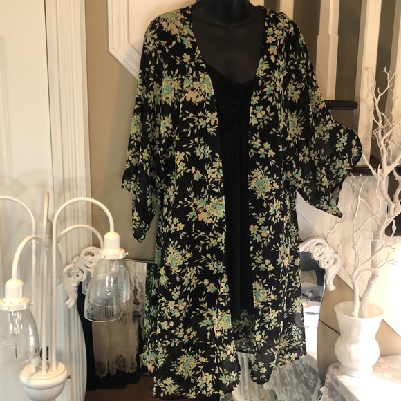 LA Hearts Kimono in Black and Green Floral - Picture 9 of 9